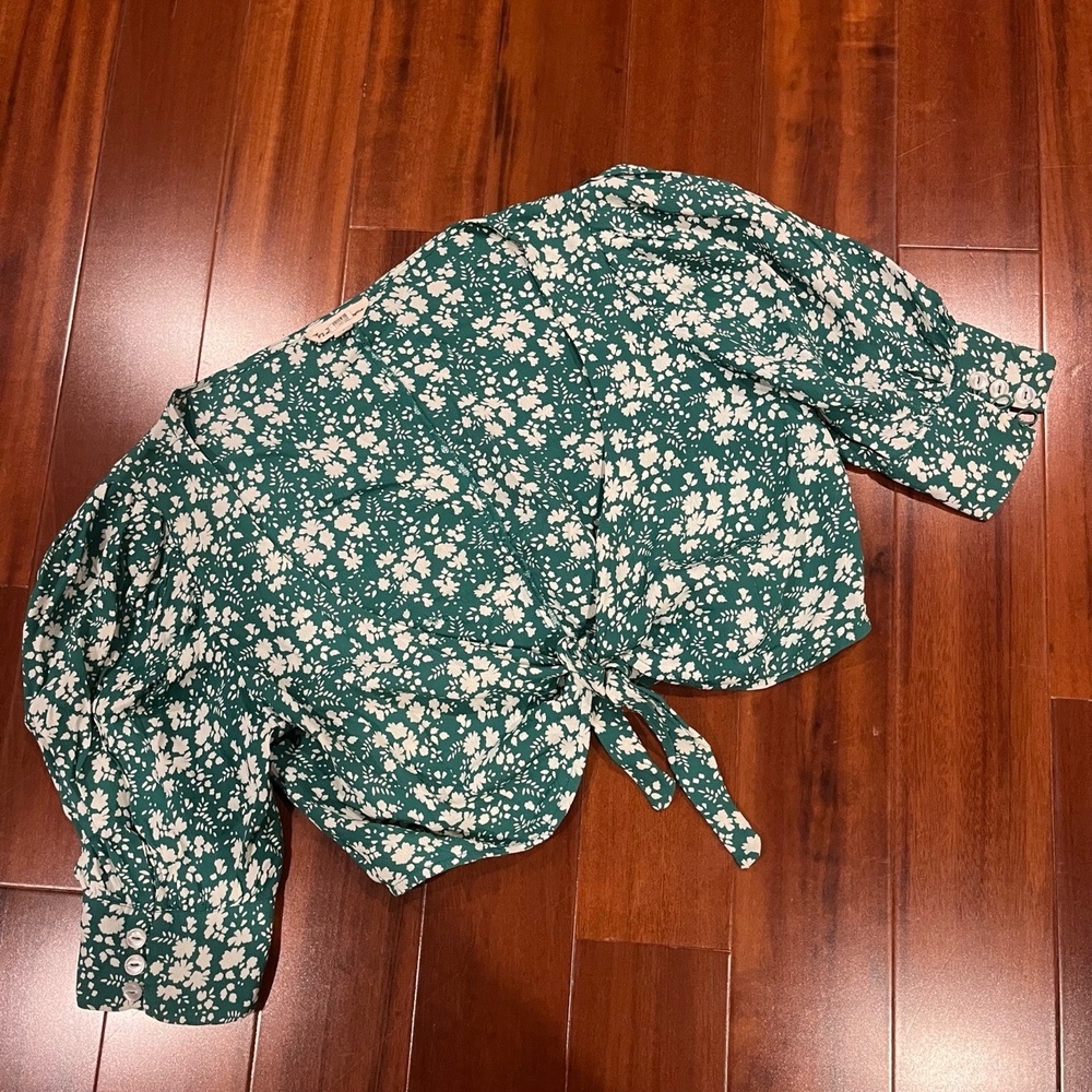 For Love & Lemons Kelly‎ Green Top Floral Front Tie Closure Cropped Size Small